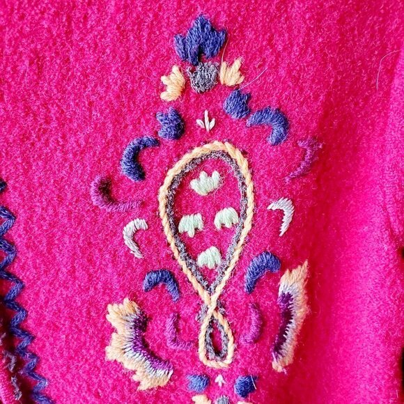 𝅺vintage Tabi Red Embroidered floral Cabincore Pure Wool Women's Jacket. Medium - Picture 9 of 10